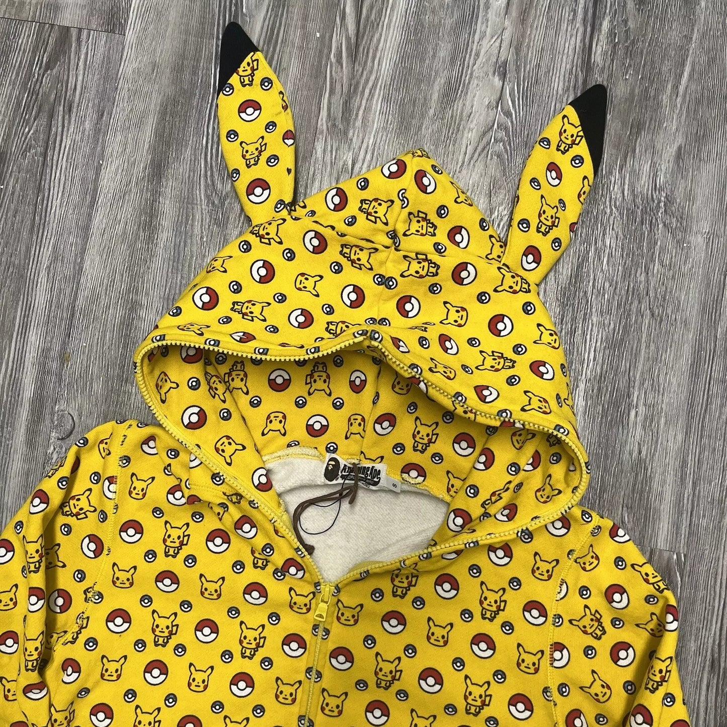 BAPE X POKEMON PIKACHU HOODIE - YELLOW - M