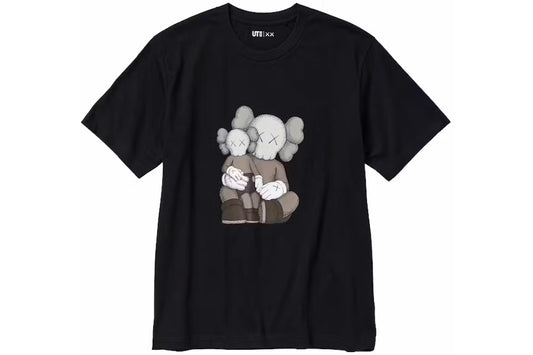 KAWS X UNIQLO UT GRAPHIC T-SHIRT - BLACK (ASIA SIZING)